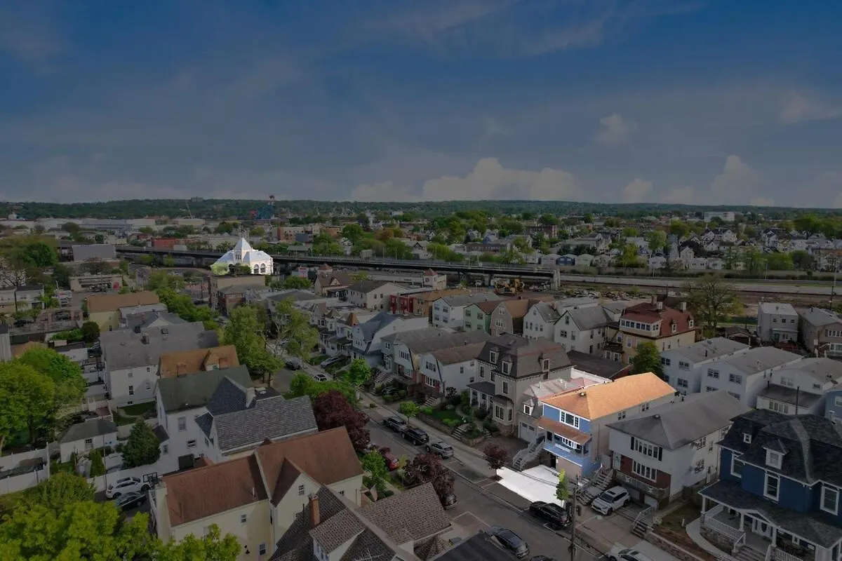 Train 2Min Walk, Free Parking, Pool Table, Nyc 30Min Apartment Bayonne