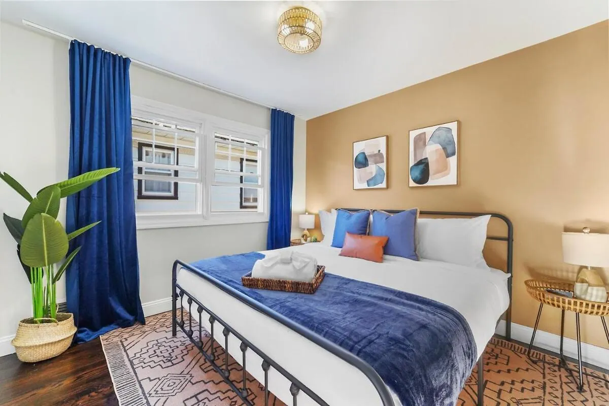 Train 2Min Walk, Free Parking, Pool Table, Nyc 30Min Apartment Bayonne