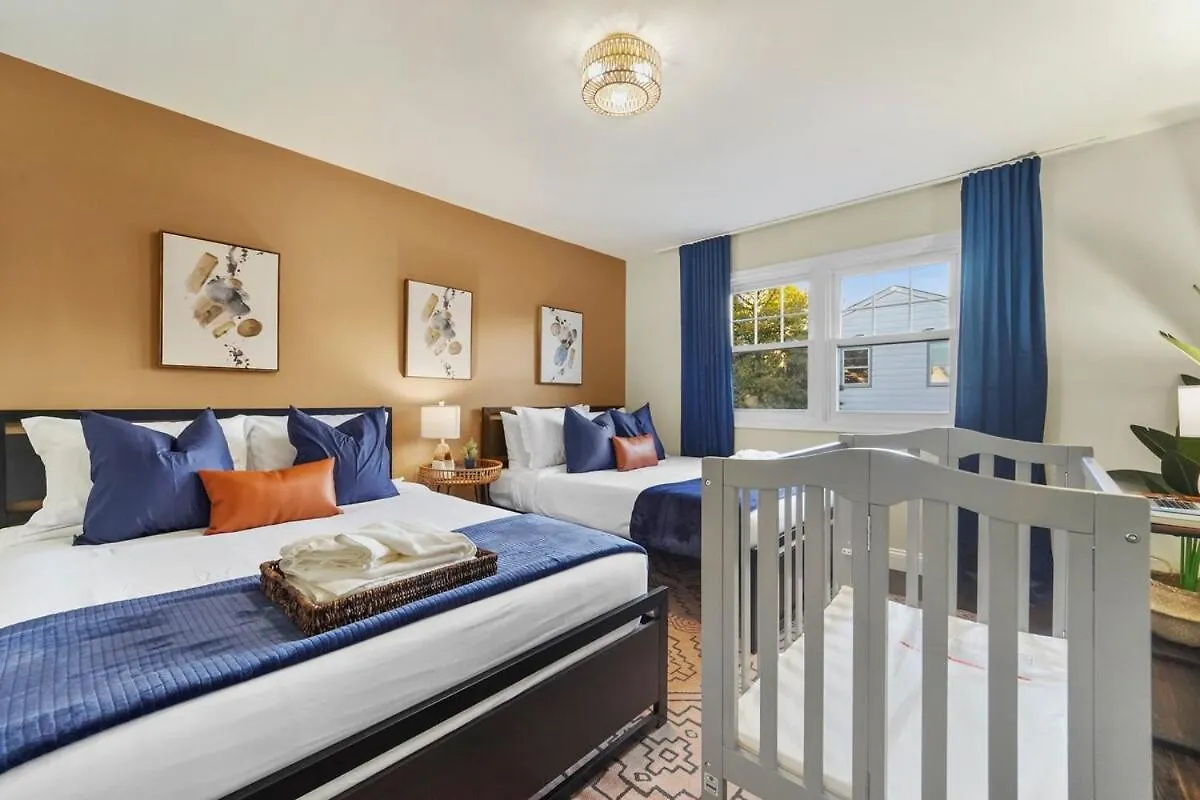 Train 2Min Walk, Free Parking, Pool Table, Nyc 30Min Apartment Bayonne