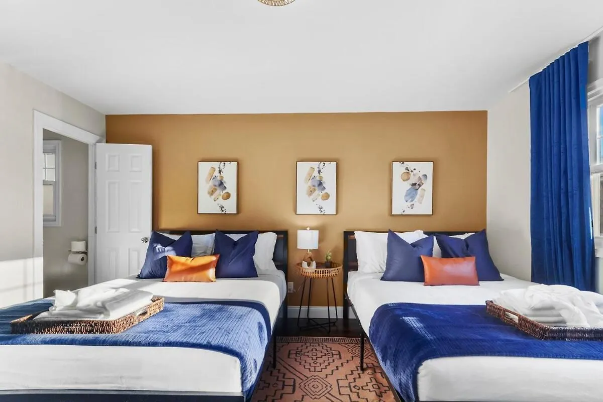 Train 2Min Walk, Free Parking, Pool Table, Nyc 30Min Apartment Bayonne 0*,
