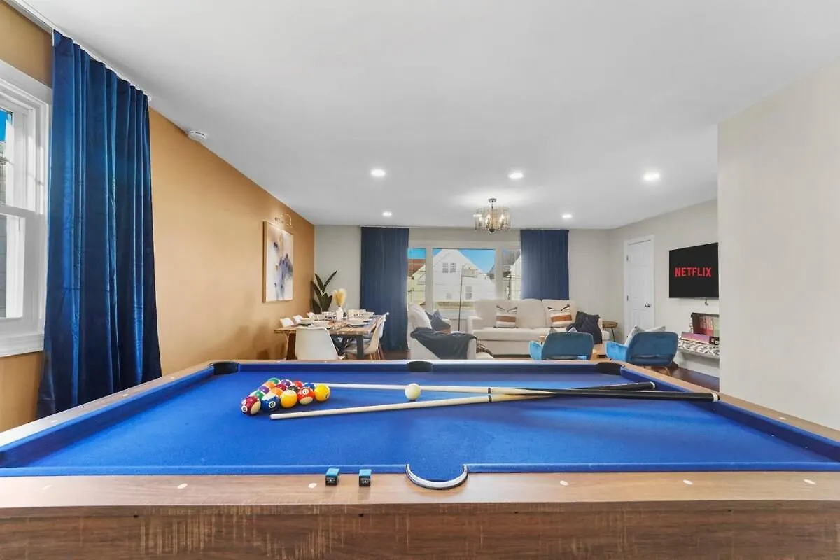 Train 2Min Walk, Free Parking, Pool Table, Nyc 30Min Apartment Bayonne